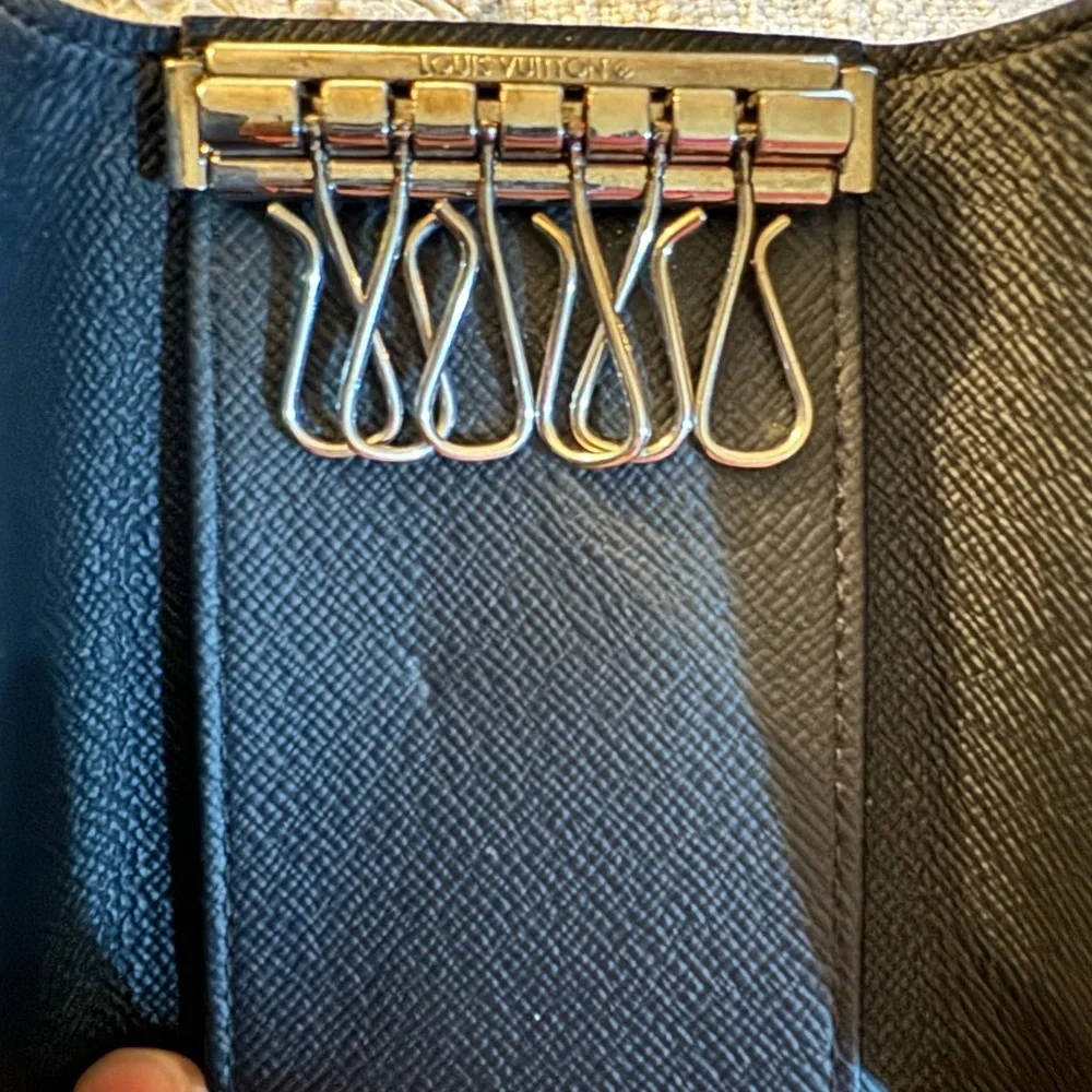 Authentic Louis Vuitton Graphite 6 Key holder